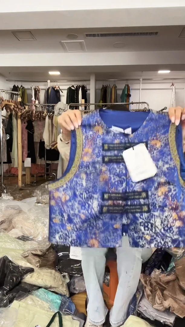 马甲  XL码      115-125斤