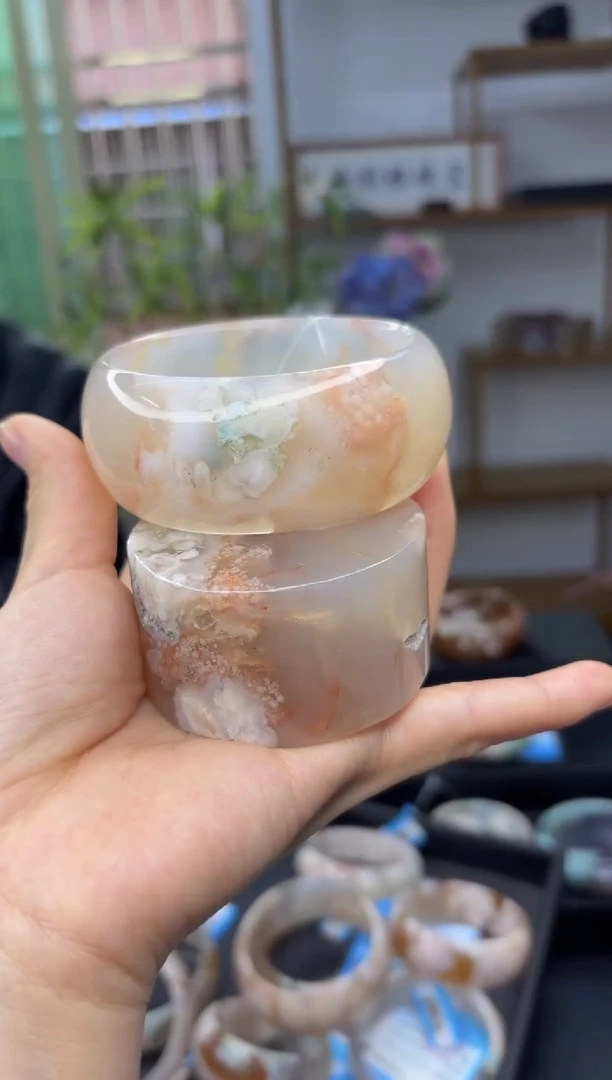 【闪购商品】石英质玉手镯未镶嵌A1505(63圈赠送镯心)