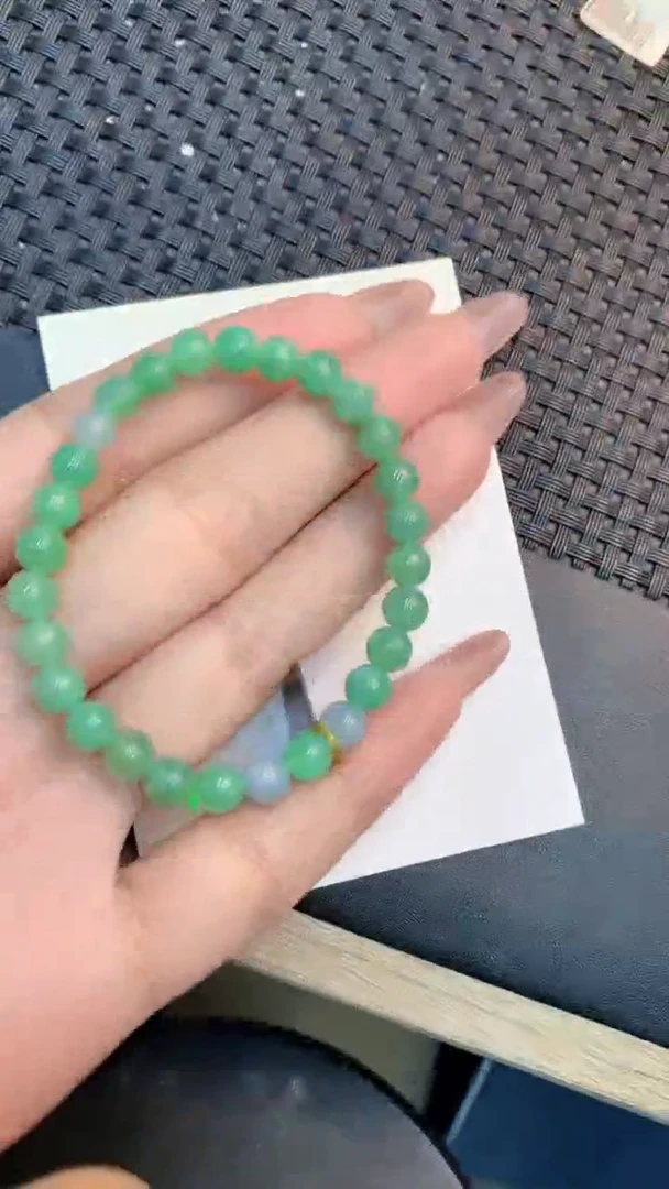 颈饰未镶嵌翡翠1