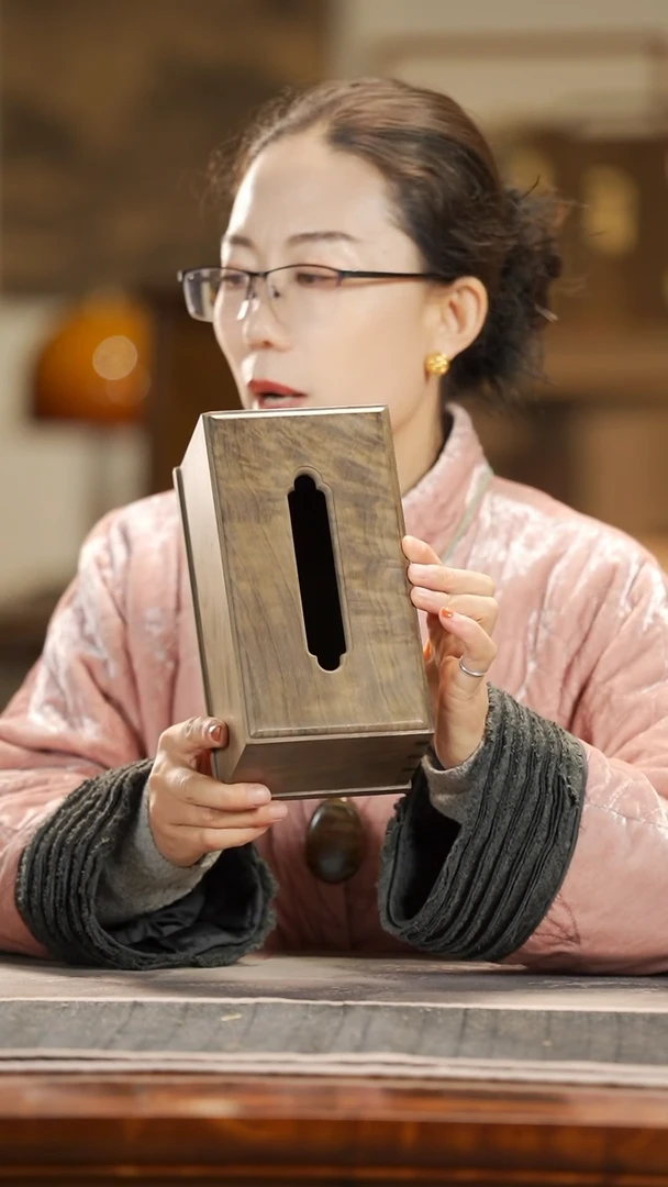 【闪购商品】金丝楠木雕865精工原木纸巾盒