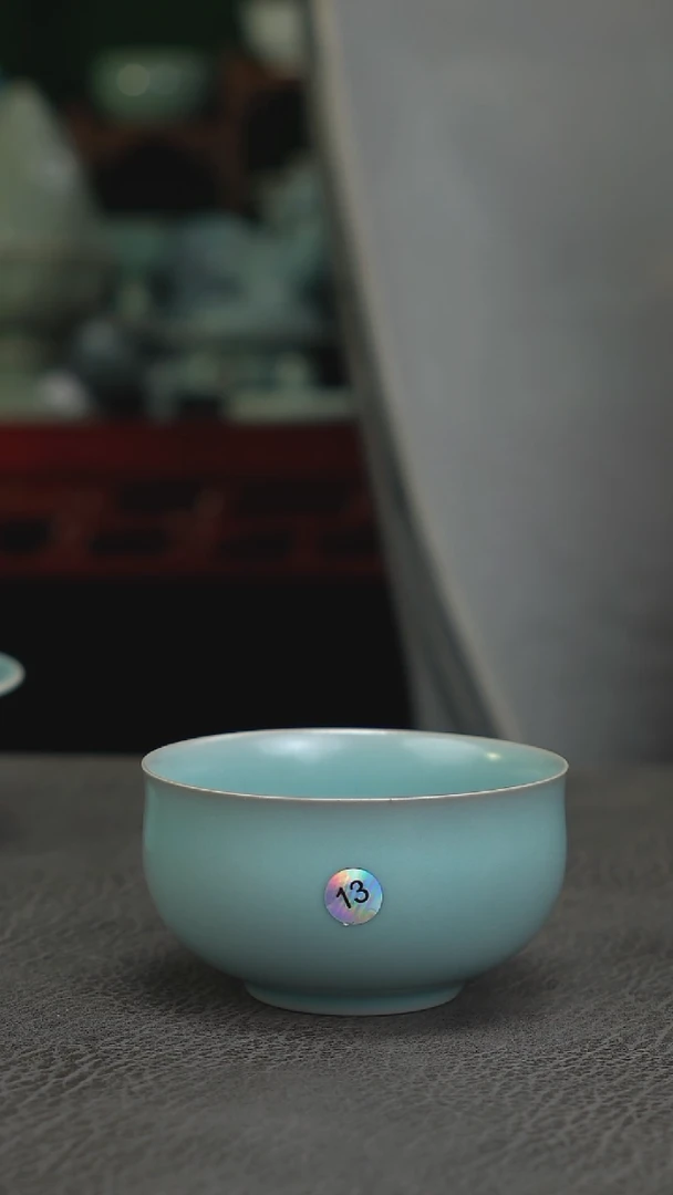 天蓝釉13号炉式杯微微瑕-二