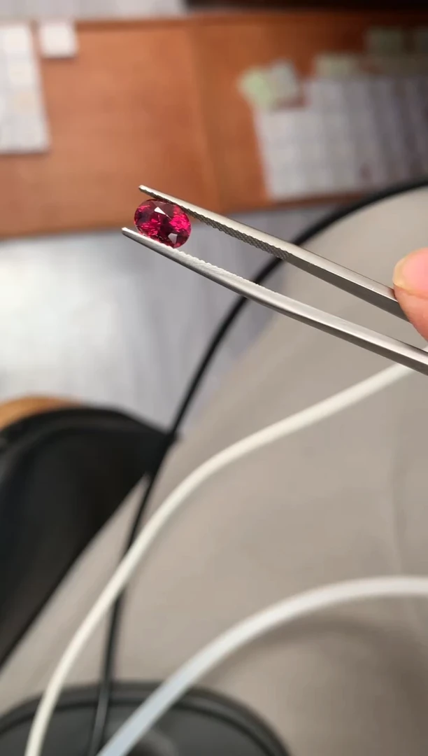 【闪购商品】石榴石裸石未镶嵌一粒1.3卡