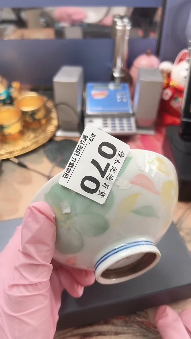 手工艺品琉璃威****爱瓷器 绿色花图案造型