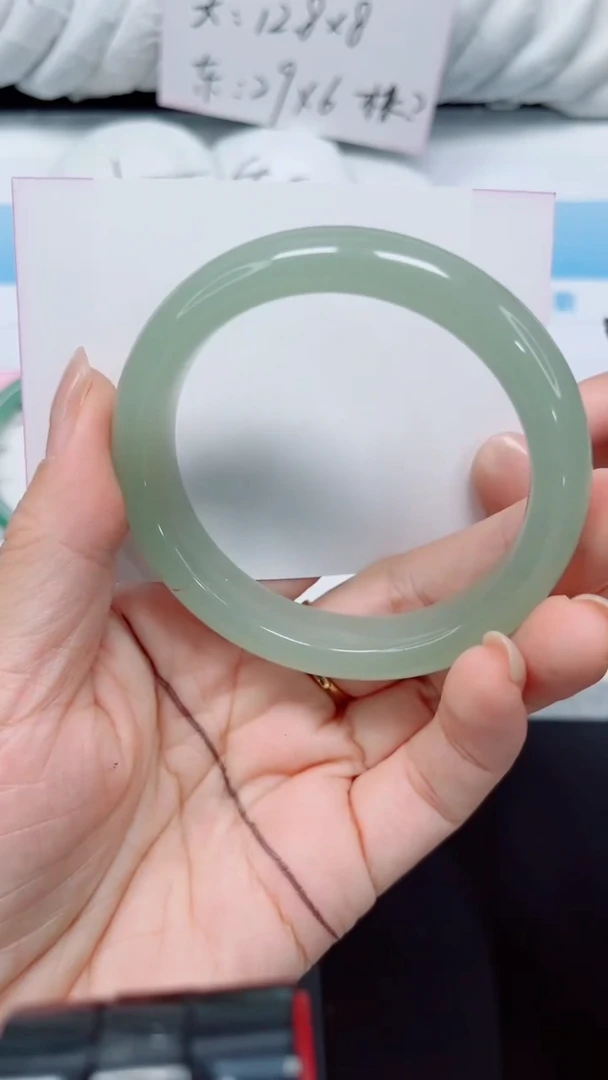 未镶嵌手镯石英质玉300-58