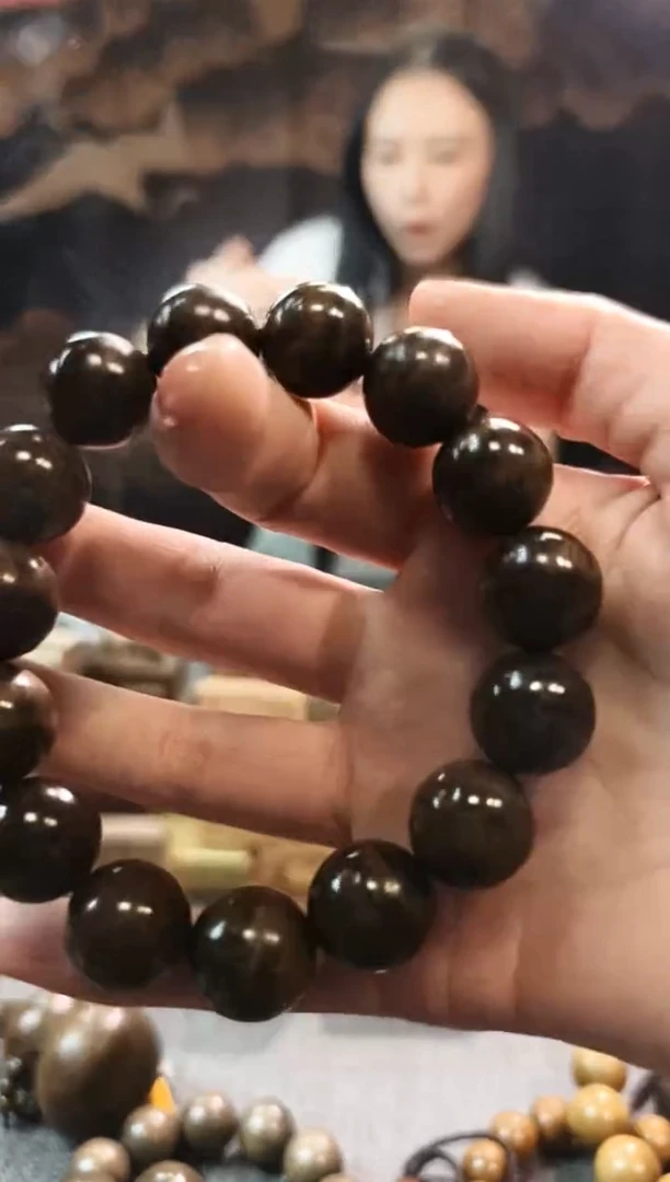 金丝楠1.5阴沉绿手串