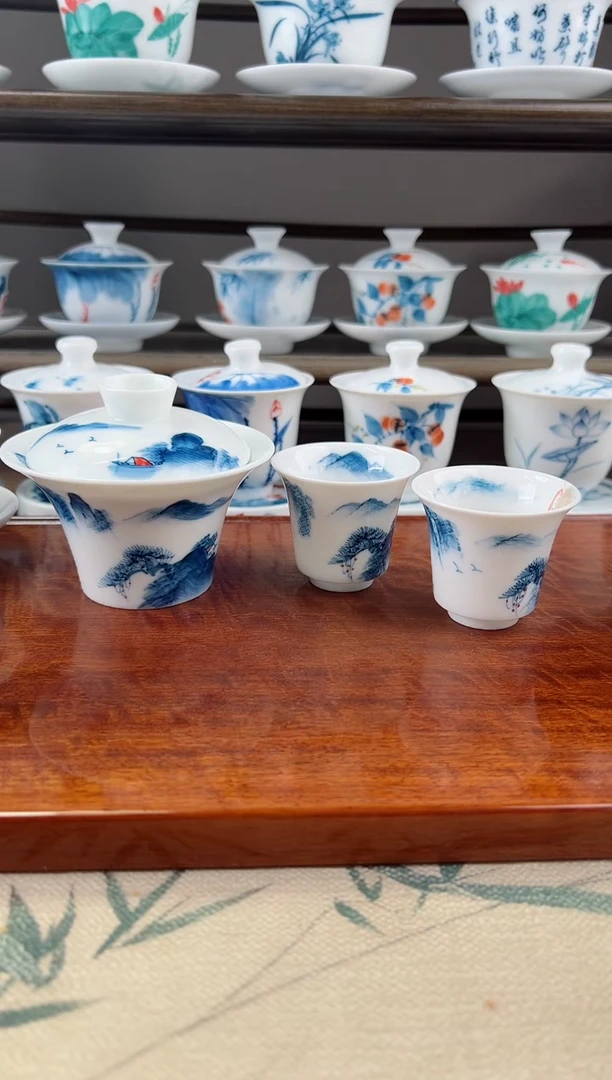 微瑕千里江山马蹄盖碗+马蹄杯2个