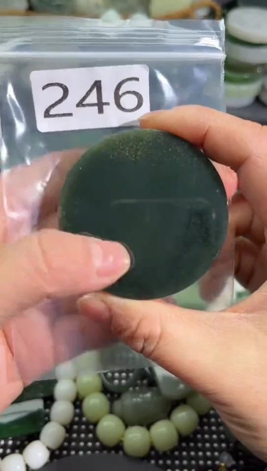 未镶嵌和田玉珠宝半成品镯芯