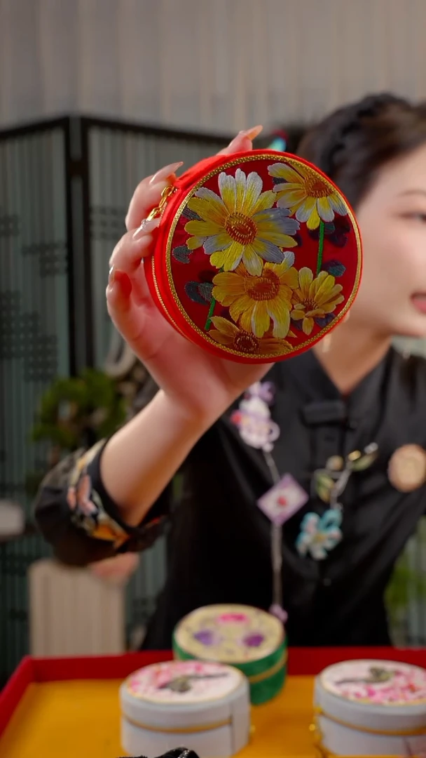 刺绣C*h非遗苏绣绒花手工饰品