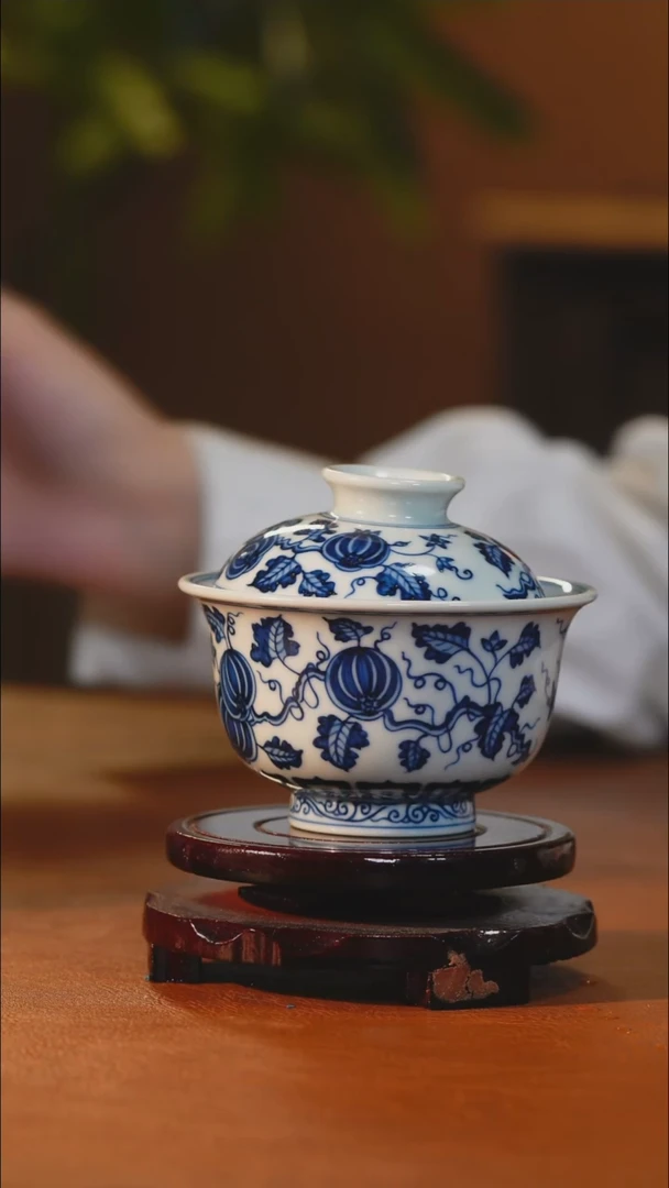 青花西瓜盖碗