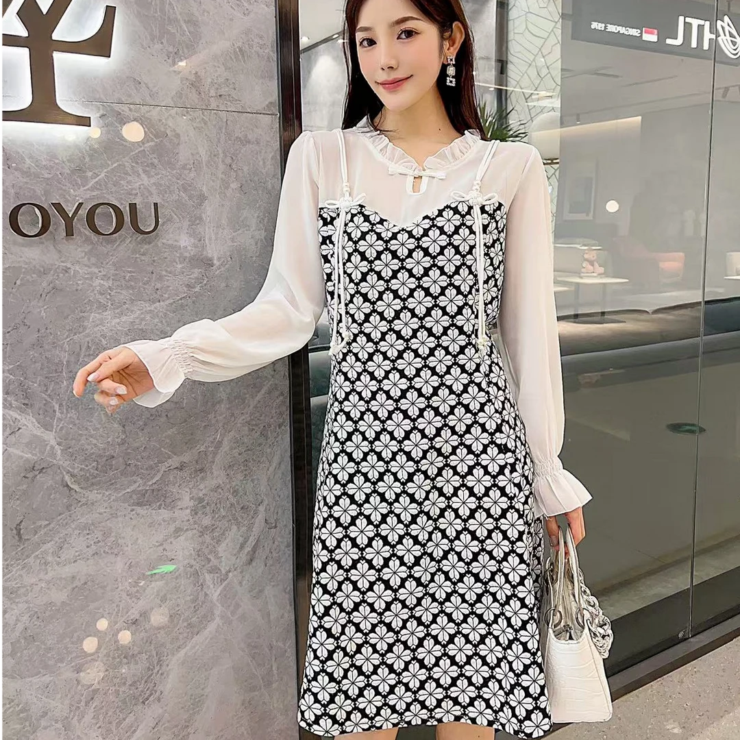 盘扣中国结吊带拼色连衣裙女 大码碎花显瘦气质时尚拼接减龄女装