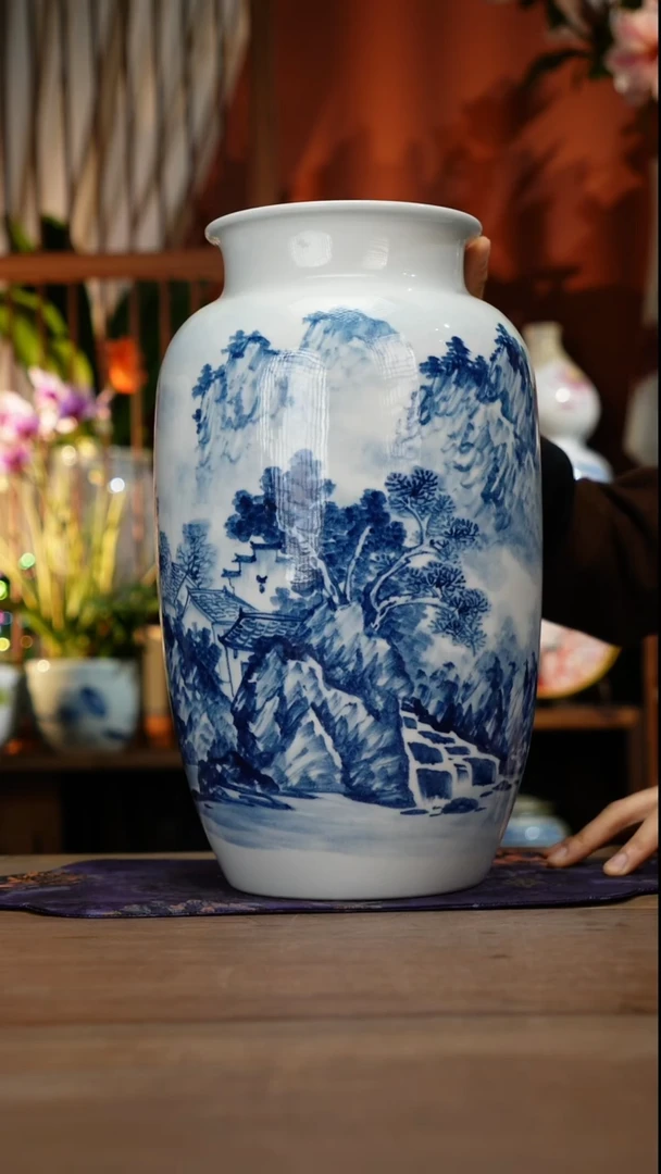 当代景德镇设计师釉下手绘陶瓷花瓶