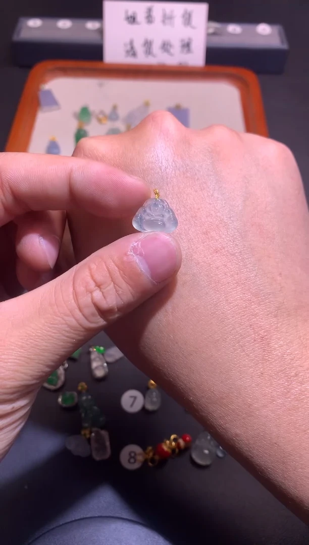 【闪购商品】翡翠吊坠(不含链)18K金镶嵌1