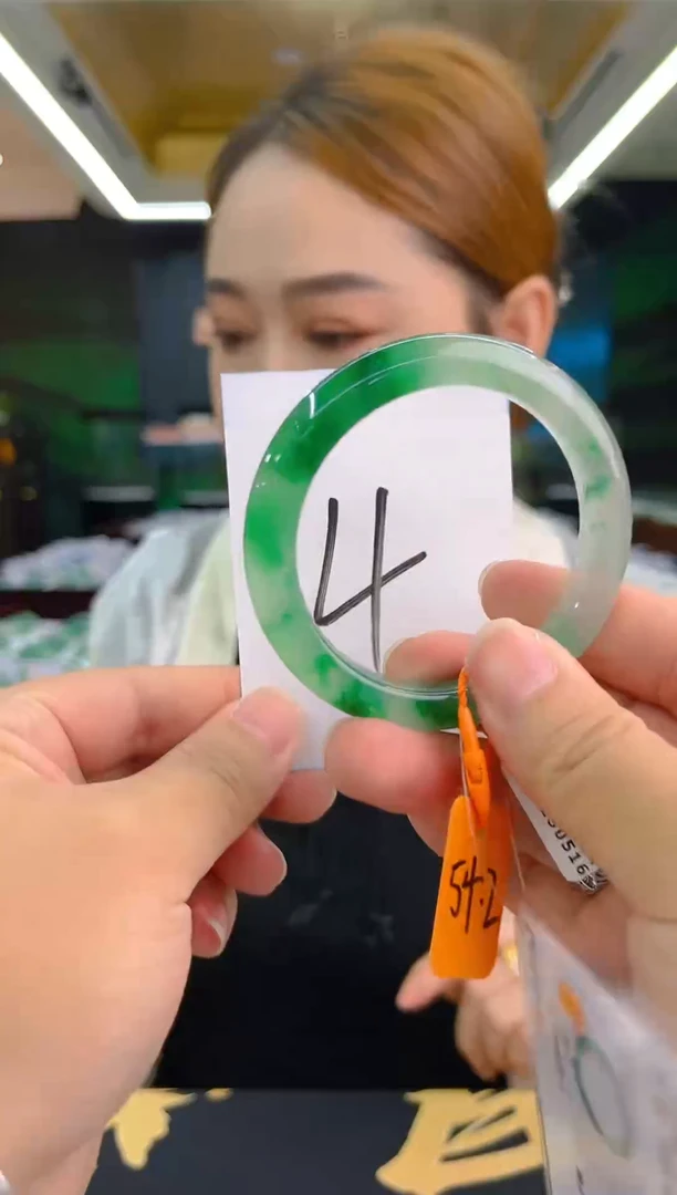 未镶嵌手镯石英质玉（非洲翠）冰飘花 手镯