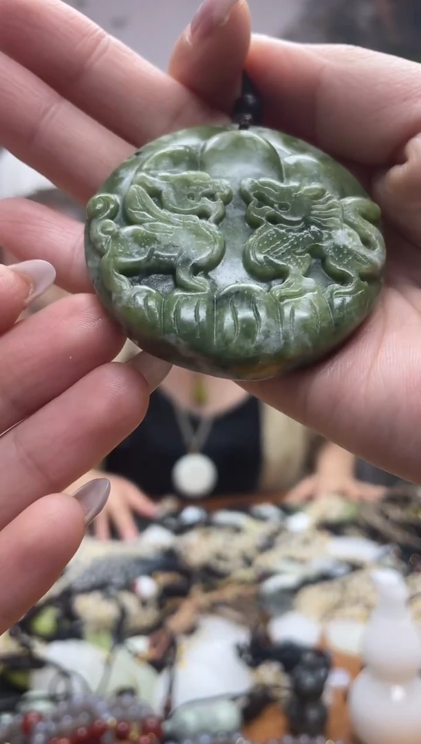 未镶嵌岫玉吊坠·