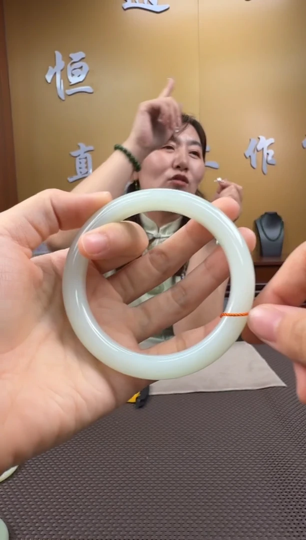 和田玉未镶嵌颈饰手镯63