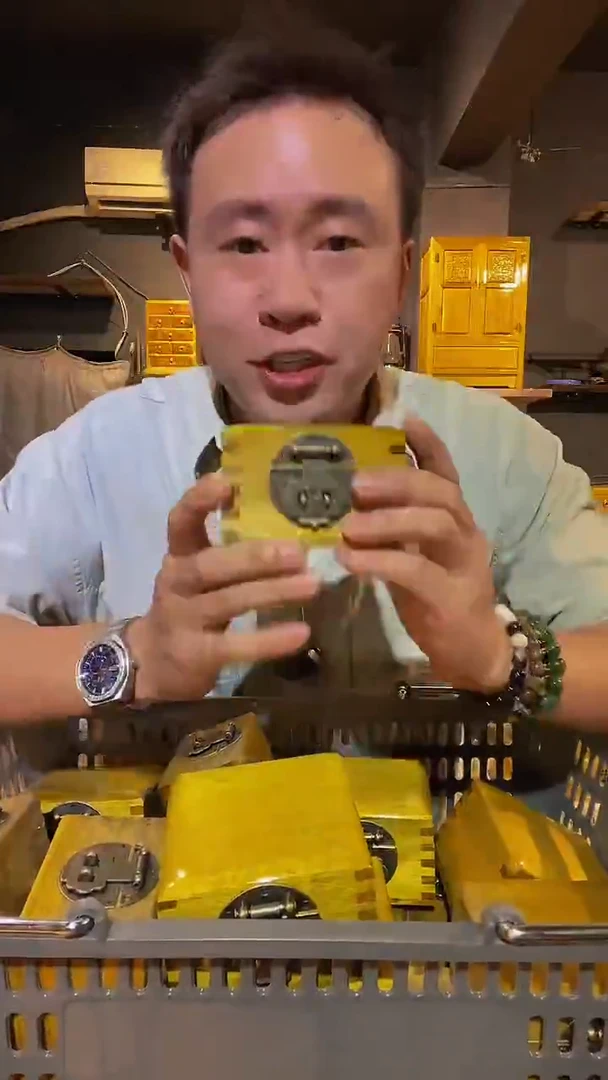 金丝楠木制品10*10*6方盒子一个