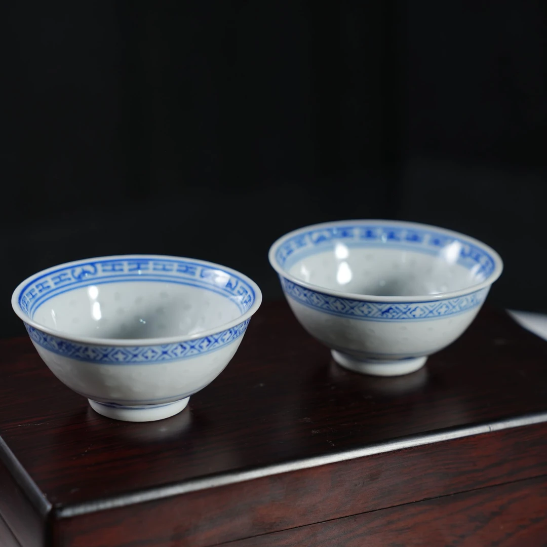 景德镇陶瓷玲珑茶碗两只