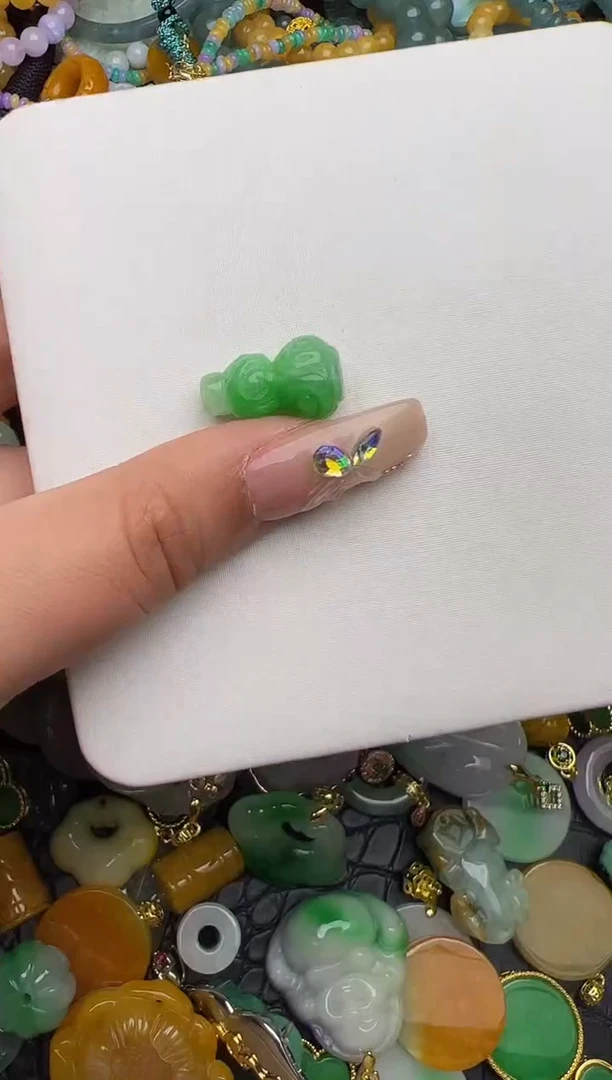 翡翠未镶嵌颈饰天然缅甸翡翠吊坠