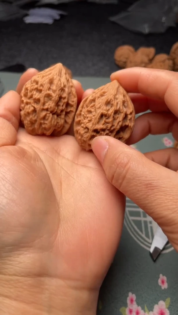 把件文玩核桃w220  鸡心37尺