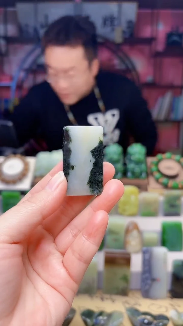 未镶嵌独山玉颈饰240