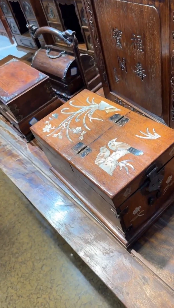 【闪购商品】木花梨木   带镜子  首饰箱