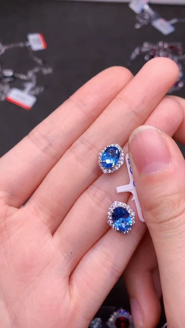 【闪购商品】海蓝宝石耳钉银S925镶嵌......