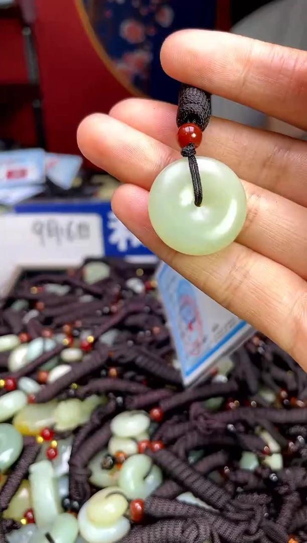 未镶嵌和田玉挂件1