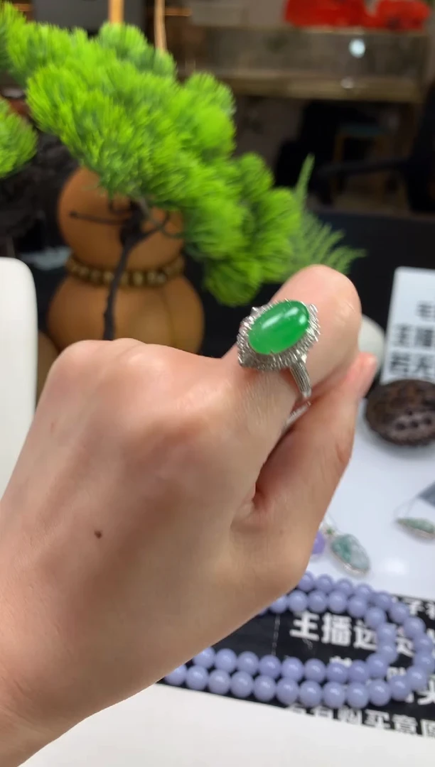 18K金镶嵌戒指翡翠H---100883