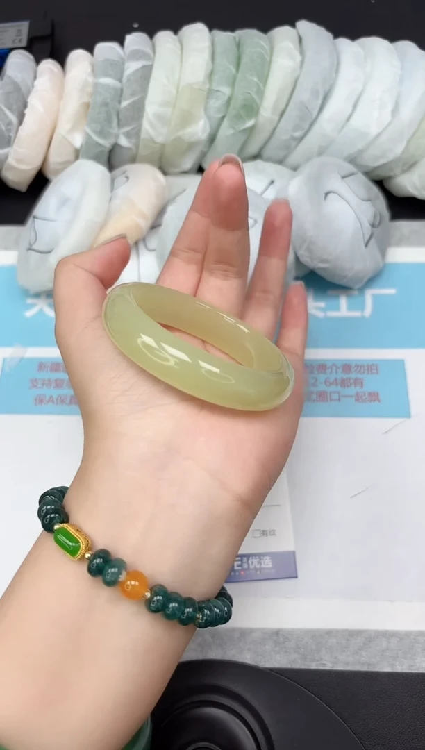 未镶嵌手镯石英质玉93-55.4