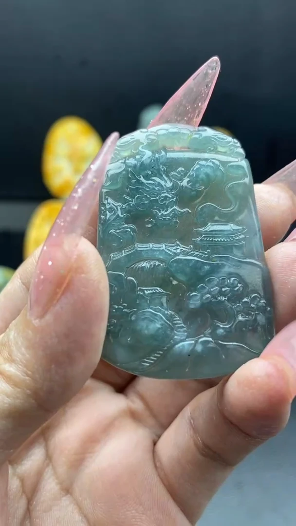 翡翠未镶嵌颈饰挂件