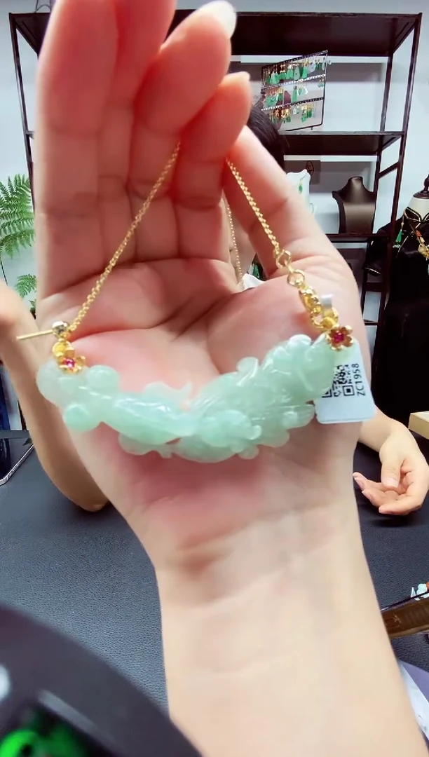翡翠未镶嵌颈饰翡翠吊坠