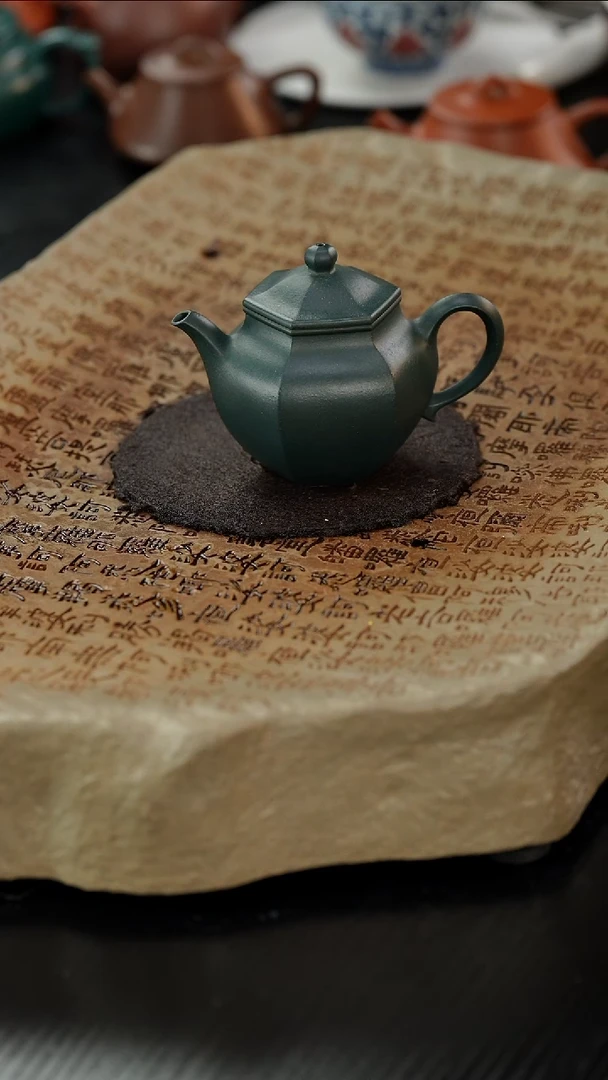 【闪购商品】紫砂茶壶老绿泥六方莲子130cc