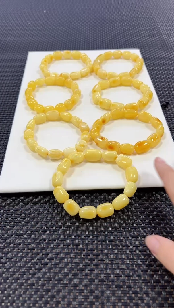 【闪购商品】蜜蜡裸石未镶嵌手串一条 多样性发一件