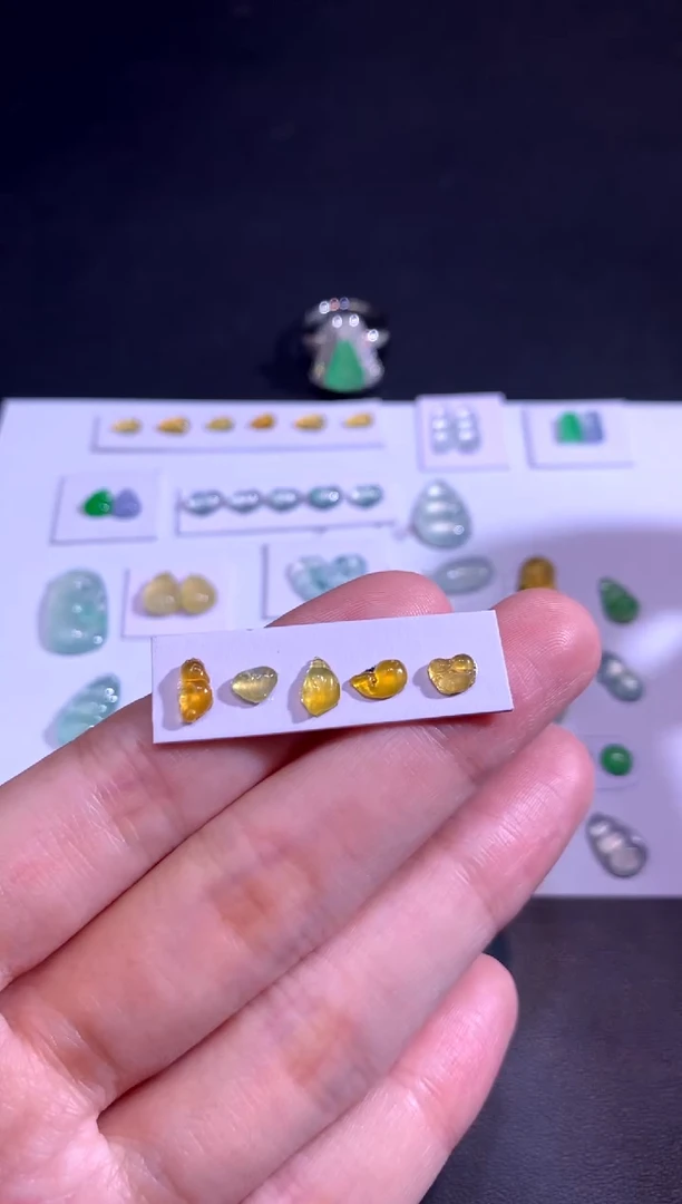 颈饰未镶嵌翡翠海底世界