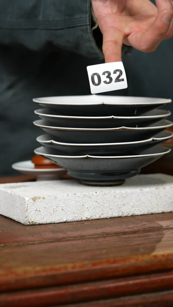 瓷片一只/标题标题标题标题