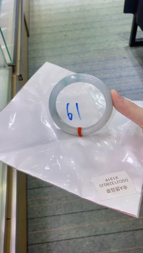 【闪购商品】翡翠手镯未镶嵌                