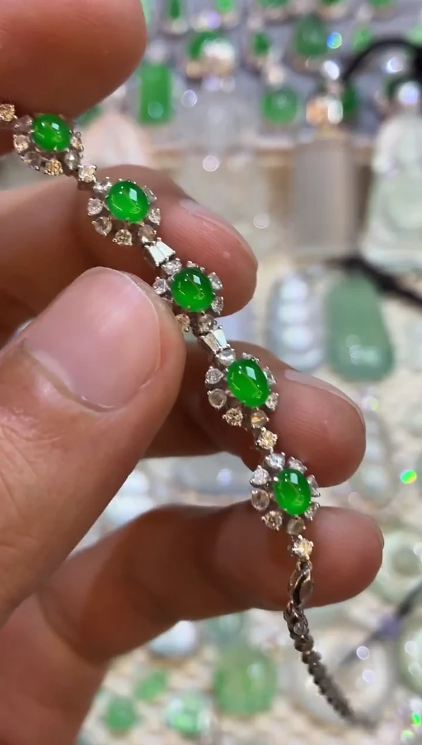 吊坠(不含链)18K金镶嵌翡翠手链