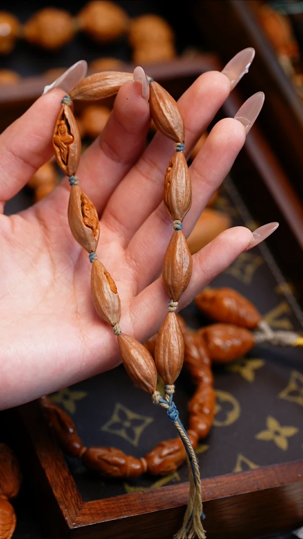 【闪购商品】橄榄核吊坠苏工橄榄核