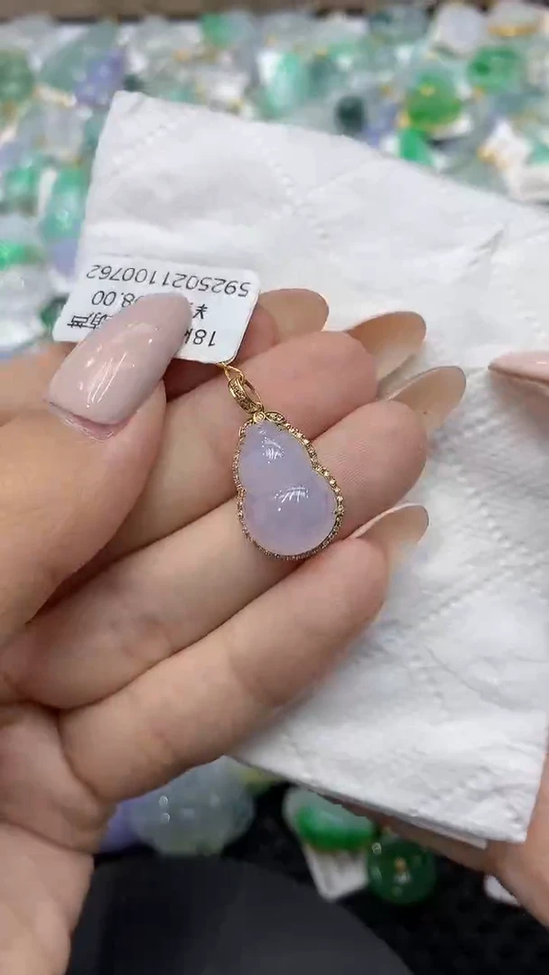 颈饰18K金镶嵌翡翠111111111111