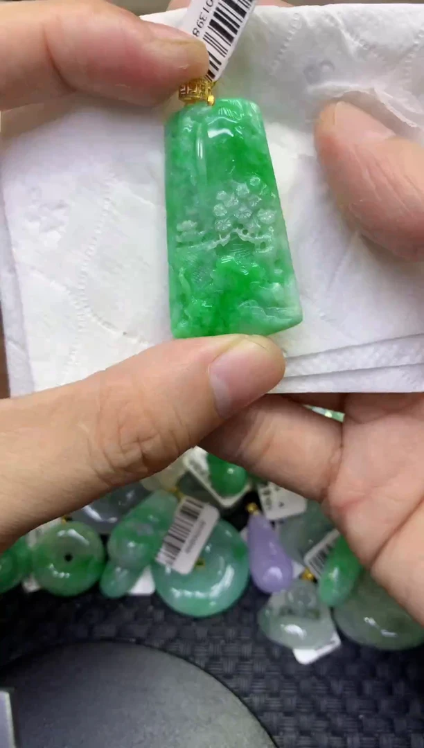 颈饰18K金镶嵌翡翠天然缅甸A货翡翠