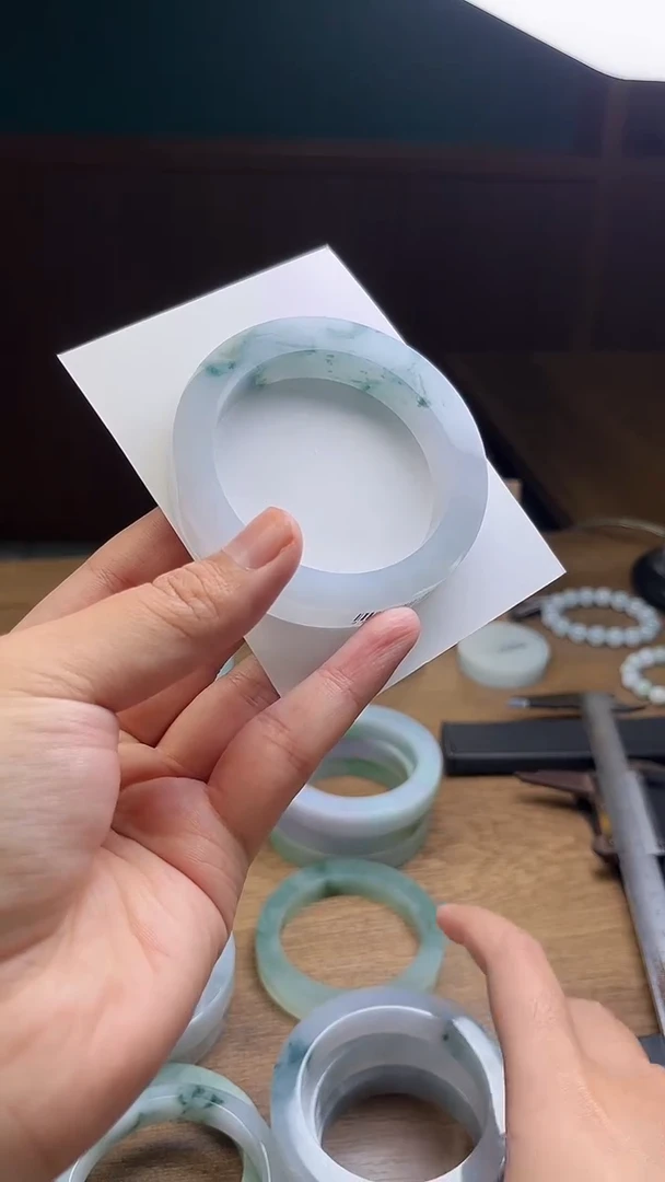 未镶嵌手镯定制翡翠蒲****泪定制