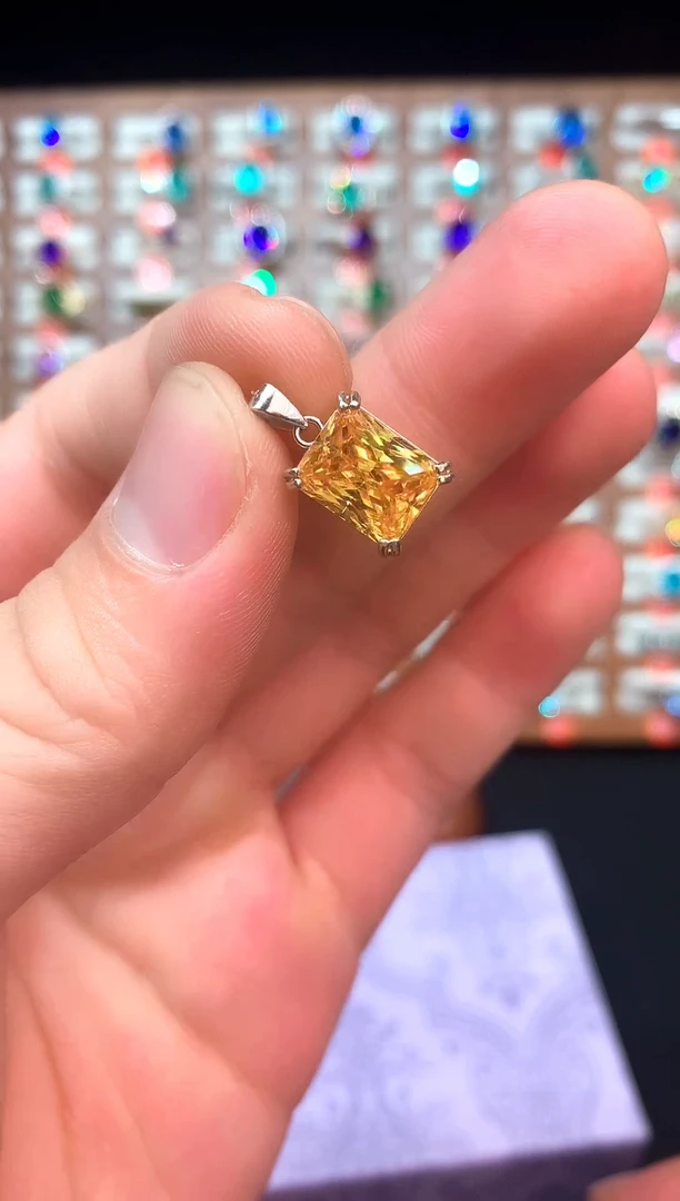 吊坠(赠链)银S925镶嵌黄晶......