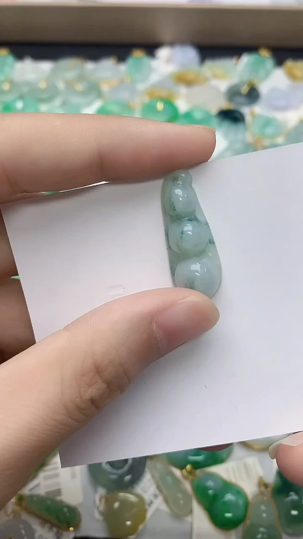 翡翠未镶嵌颈饰天然缅甸A货翡翠