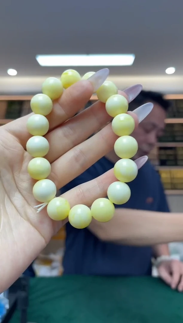 未镶嵌蜜蜡裸石多样性发一件