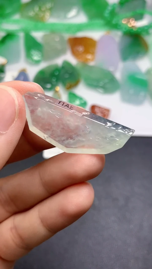 颈饰未镶嵌翡翠