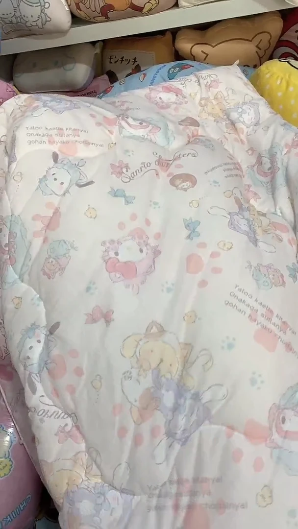 白色针织棉被子