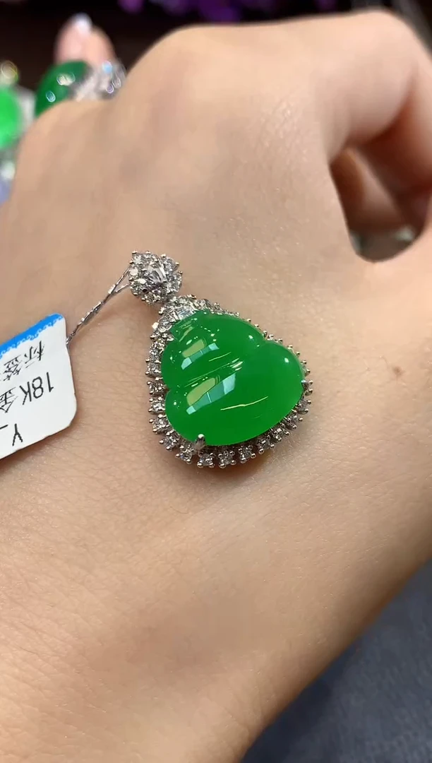 吊坠(不含链)18K金镶嵌翡翠A115