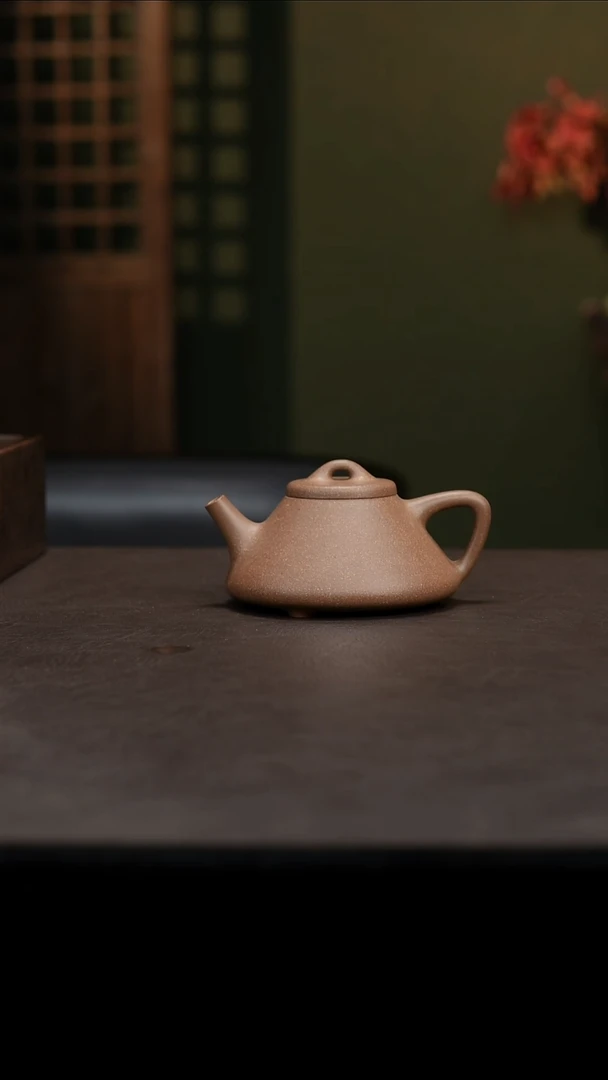 茶壶紫砂随*。紫砂壶桃花泥子冶