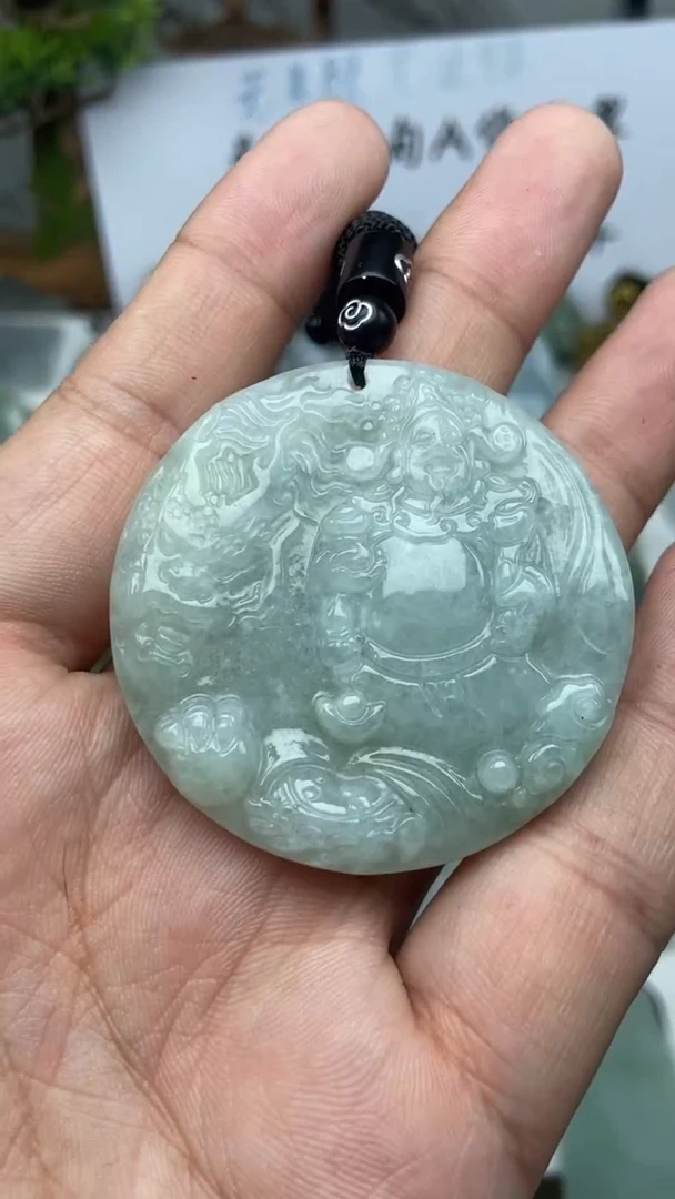 翡翠未镶嵌颈饰财神
