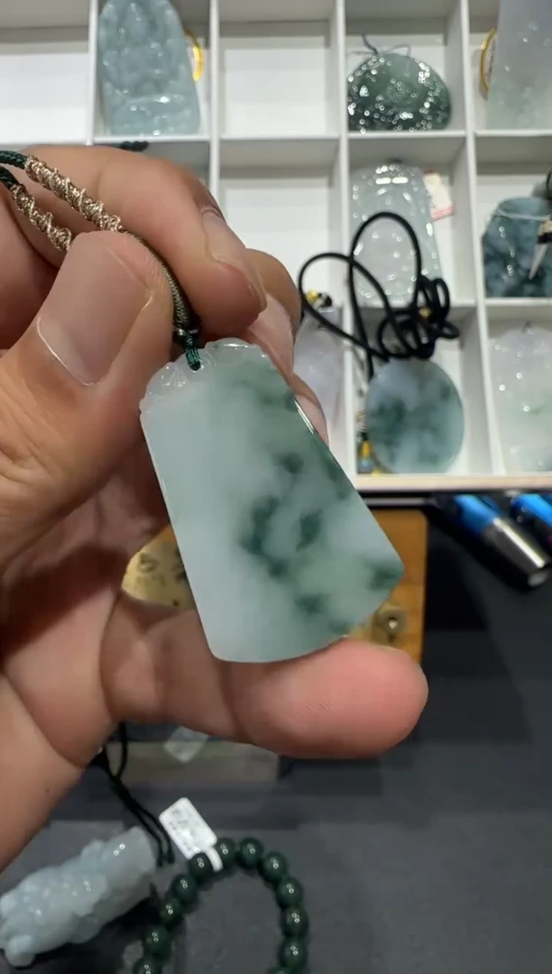 未镶嵌挂件翡翠A货翡翠多样性一件飘花无事牌